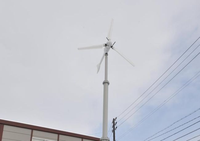 2013年2月22日赴日本新潟安裝3.5kw小型風力發電機